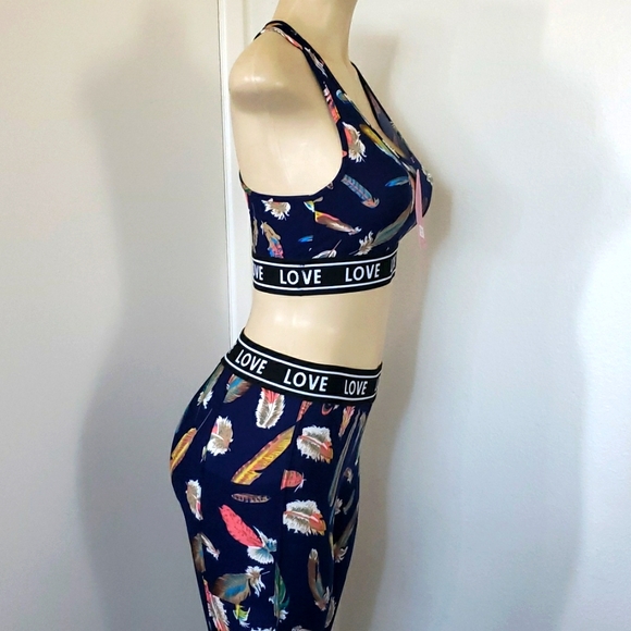 Work Out Set 🏋‍♀️ - Picture 5 of 7